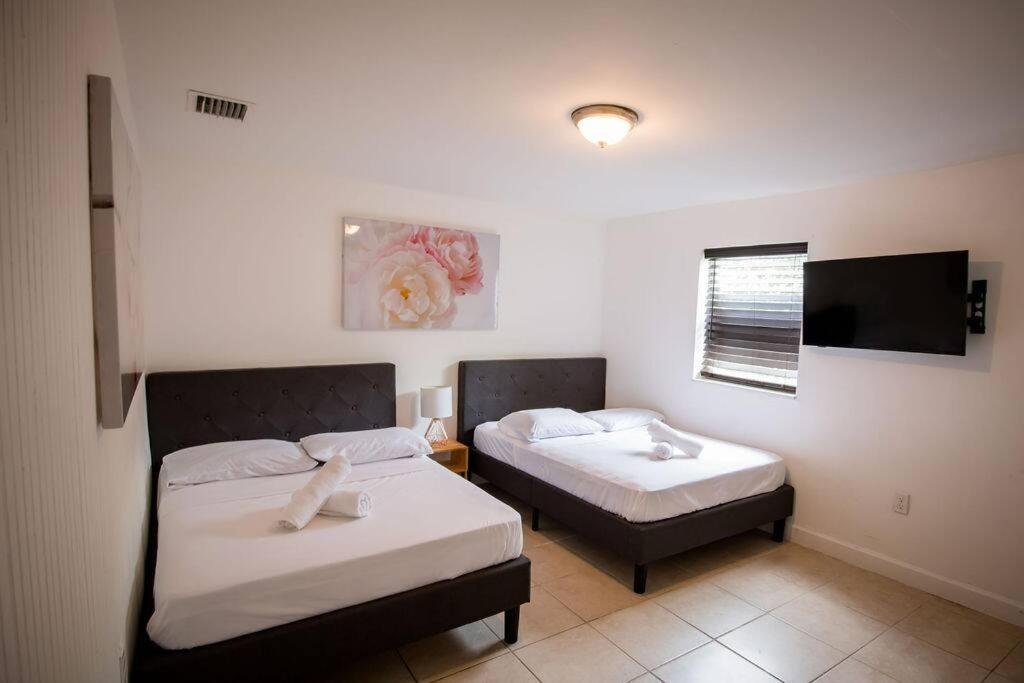 3 Bedroom Miami Home 15 Minutes To The Beach Ngoại thất bức ảnh