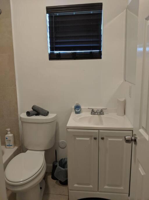 3 Bedroom Miami Home 15 Minutes To The Beach Ngoại thất bức ảnh